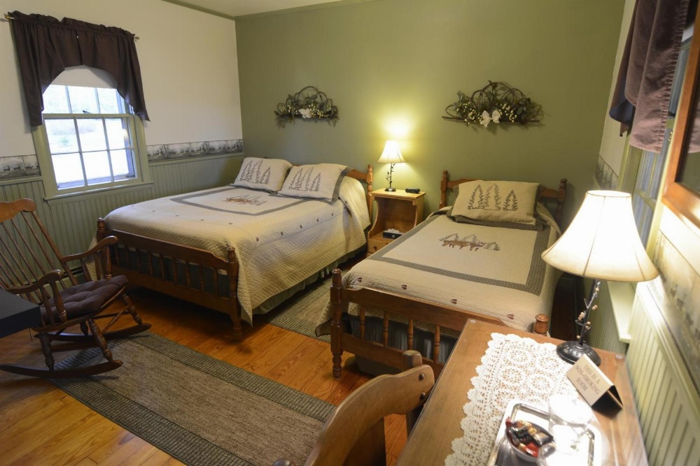 Alamoosook Lakeside Inn Orland